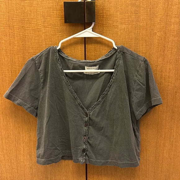 Urban Outfitters Cropped Short Sleeve - Picture 1 of 1